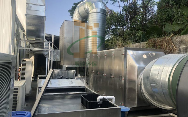 工廠有機廢氣處理工程氣旋混合噴淋塔+活性炭環(huán)保設備工程案例